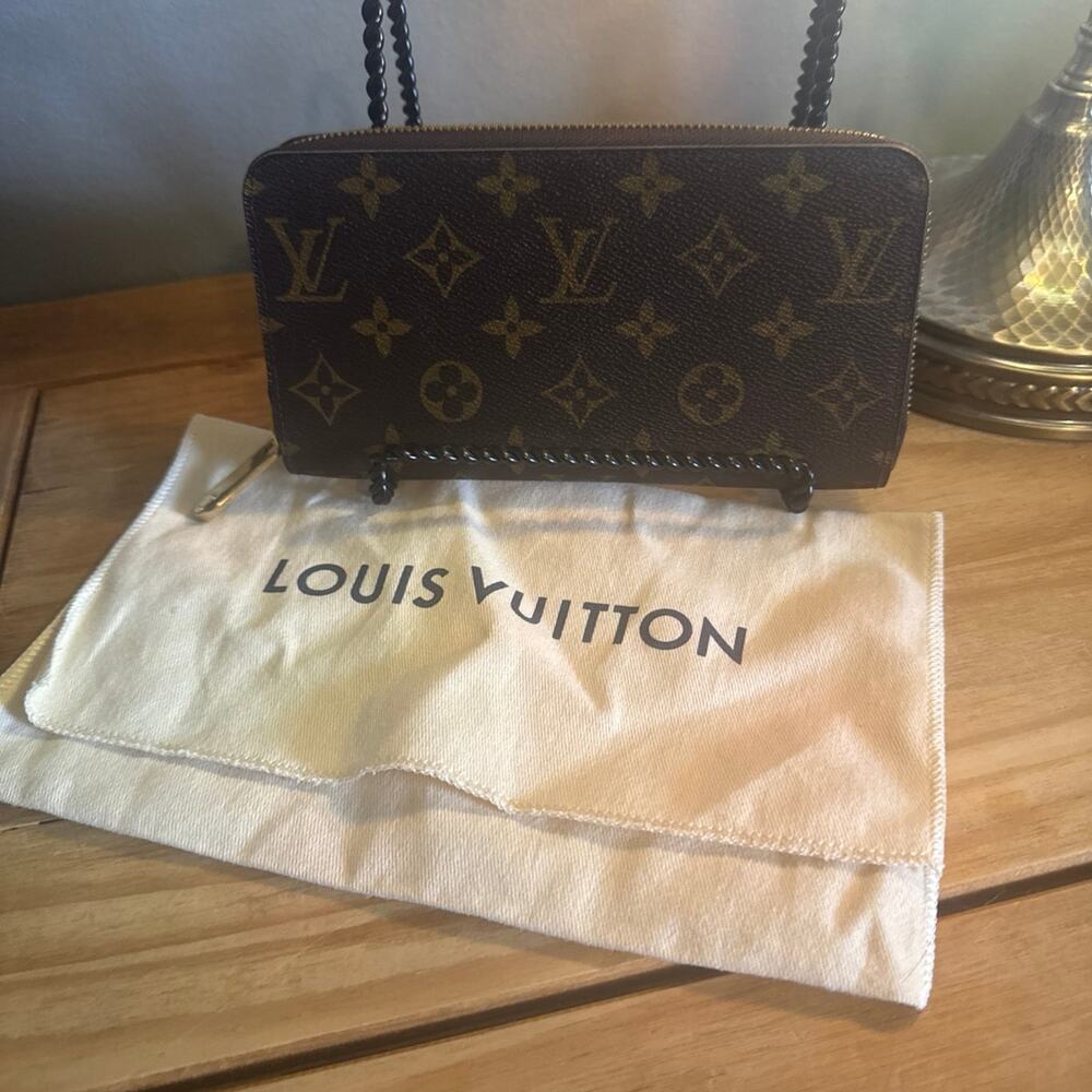 Louis Vuitton EUC ZIPPY monogram/pink.